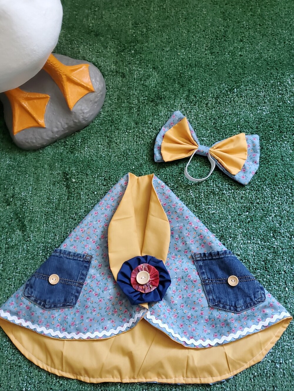 Large Concrete Porch Goose Outfit With Bow - Picture 11 of 13